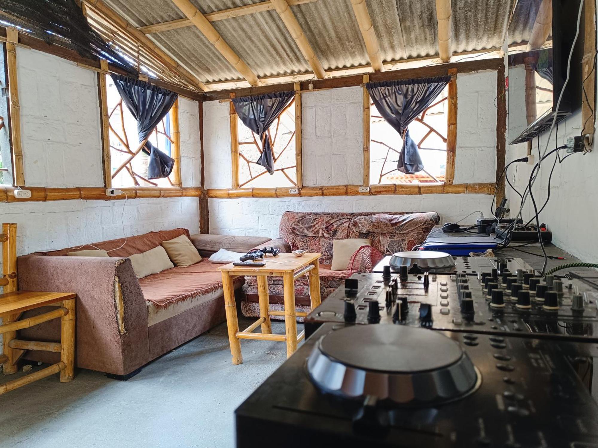 Munay Backpacker Hostel Montañita 外观 照片